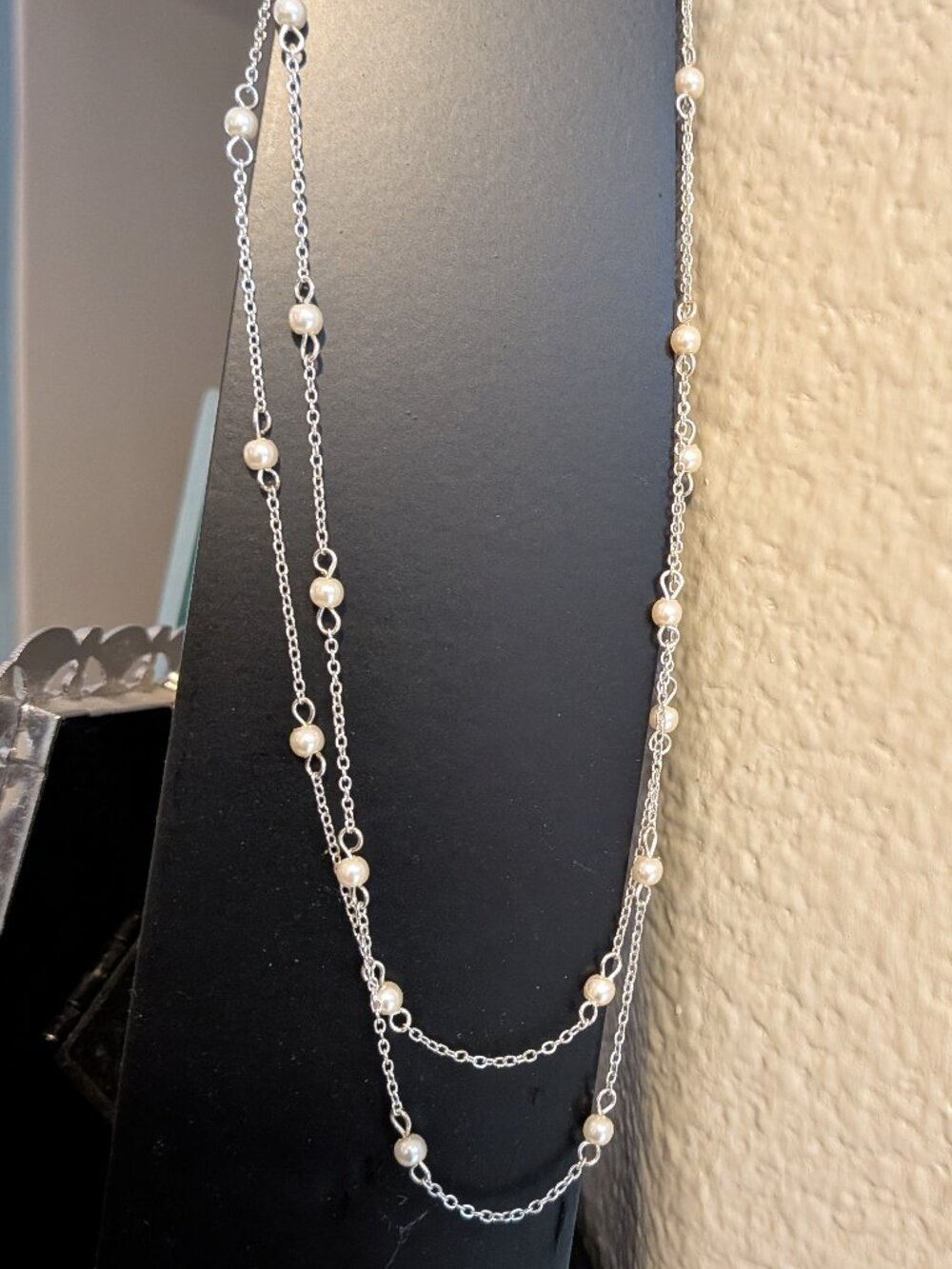 Pearl and Chain Necklace